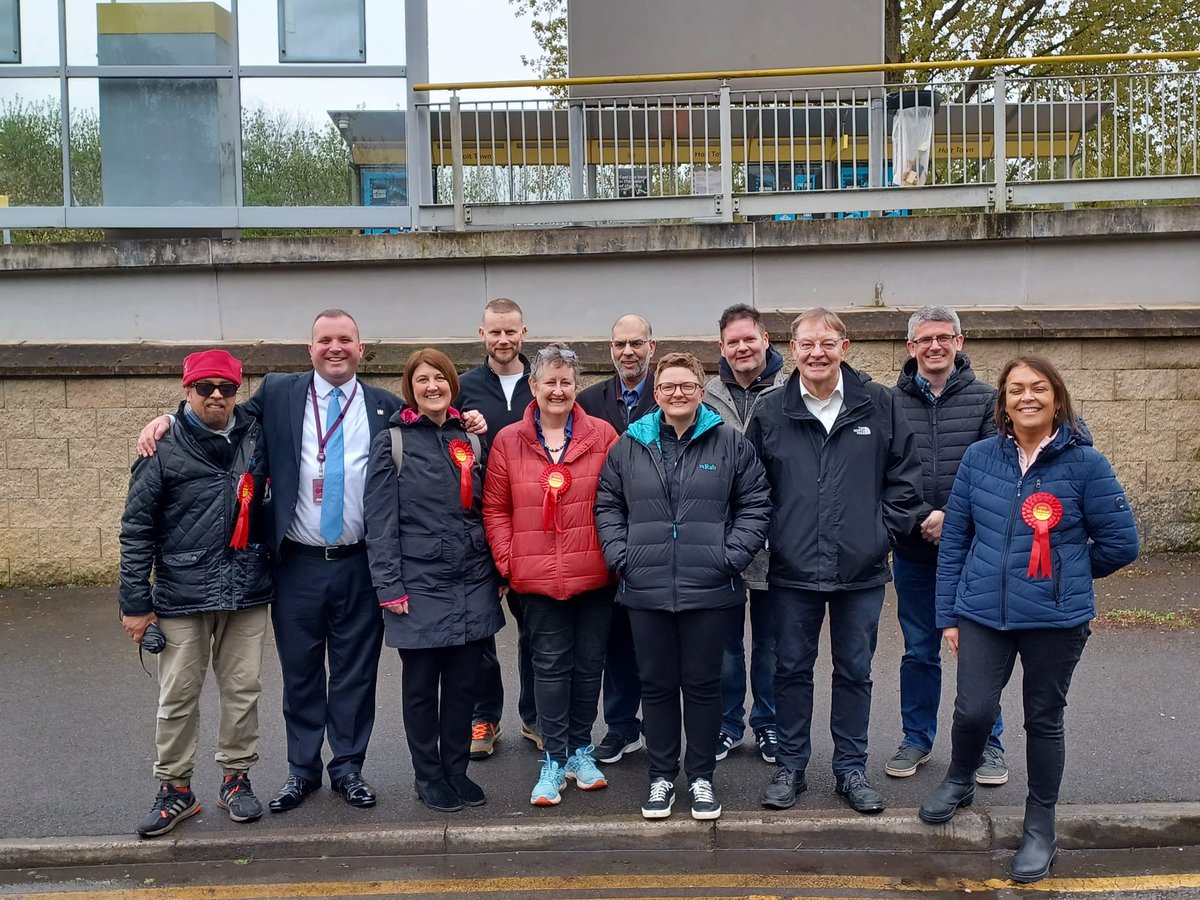 Great afternoon campaigning with our fantastic hardworking #Ancoats & #Beswick @AncoatsBeswick Labour candidate Julie Jarman. Lots of good conversations & support for Julie @UKLabour & @AndyBurnhamGM 🌹