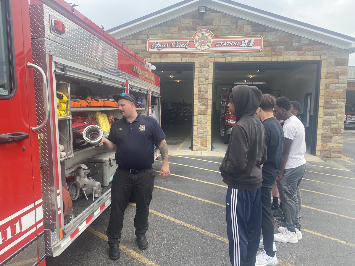 Thanks to Station 24 for having our Public Safety students explore careers in the fire safety field. @CFHAnnouncement @cte_ccs