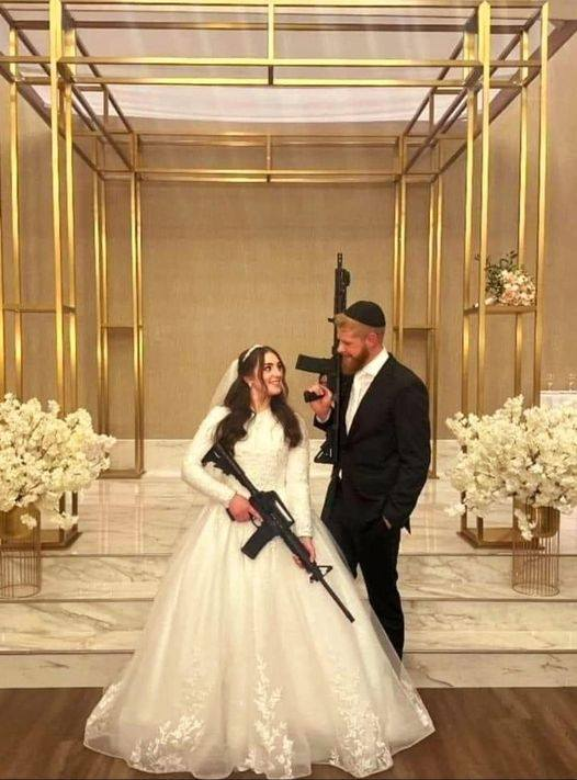 19 February and Only in Israel! Wedding of two civil servants! Mazal tov!!!💞🇮🇱👏👏👏🙏