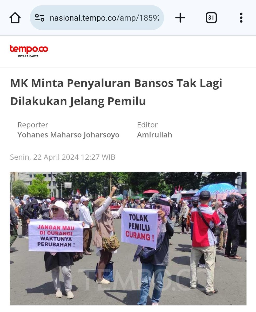 hipohan's tweet photo. Sesat logika MK, kepceran kiri , MK nyatakan tidak ada hubungan antara bansos dan pilihan pemilih, tapi di kepceran kanan, MK minta bansos tidak dilakukan jelang pemilu 😴 https://t.co/rmXheuCHOR