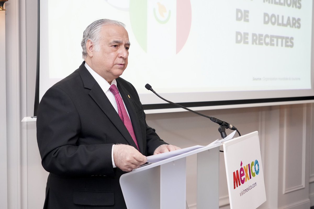 🌟✈️ ¡Promoviendo a #México en el mundo! El Secretario de Turismo Federal, Miguel Torruco, lleva nuestra oferta turística a #París con el Seminario '#AsíEsMéxico', dirigido a importantes actores de la industria turística internacional. ¡Orgullo mexicano en el extranjero! 🇲🇽🌍