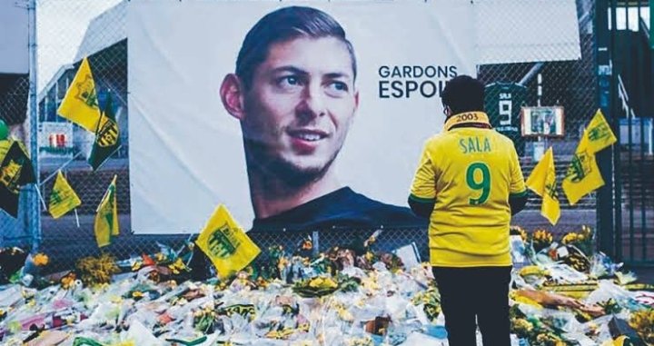 Cardiff City, 2019 yılında uçak kazasında hayatını kaybeden Emiliano Sala'nın transferinde yaşadığı zararı karşılamak için Nantes'tan 120.2 milyon euro isteyecek. (L'Equipe)