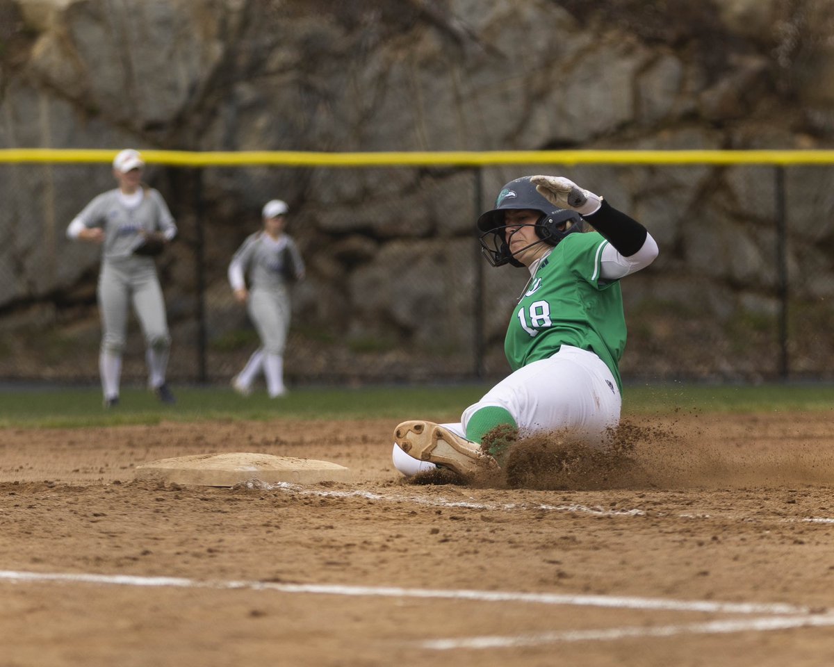 EC_Observer's tweet image. SPORTS -
On Saturday Endicott softball faced against UNE in a double header. The Gulls won both games 8-0. View more exclusive images at endicottobserver.com or use the QR code! 

#ecgulls #endicott #endicottcollege #endicottobserver