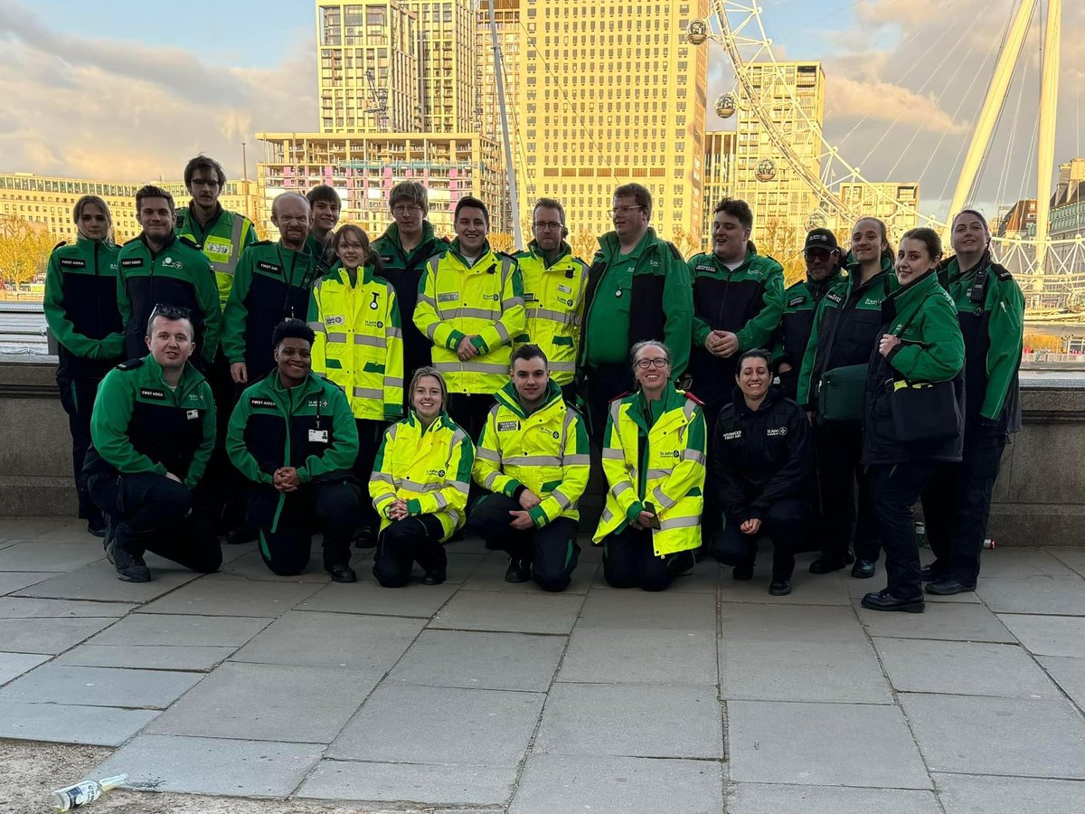 I had a great weekend in London as part of the @stjohnambulance event management team for @LondonMarathon looking after the sector around Parliament, Embankment and Downing St. Very proud of our team led by @SJA_DConlon and I. Compliments for their great care already arriving!