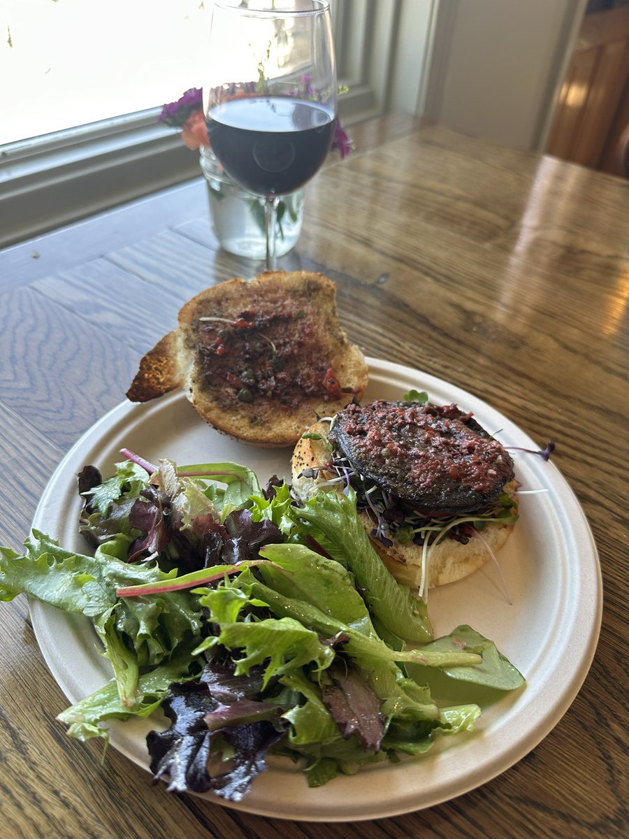 Roasted portobello with a roasted pepper tapenade, a salad, and a 2021 Cab franc for lunch at the winery today. #twittersupperclub