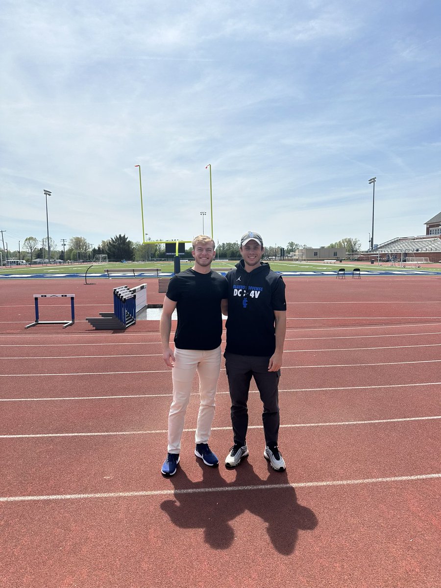 selee_carson's tweet photo. A big thank you to @IC_Football @CoachDeFrisco @CoachSalerno27 for a great visit! Also, I remembered to take pictures this time https://t.co/T6tMcMugMT