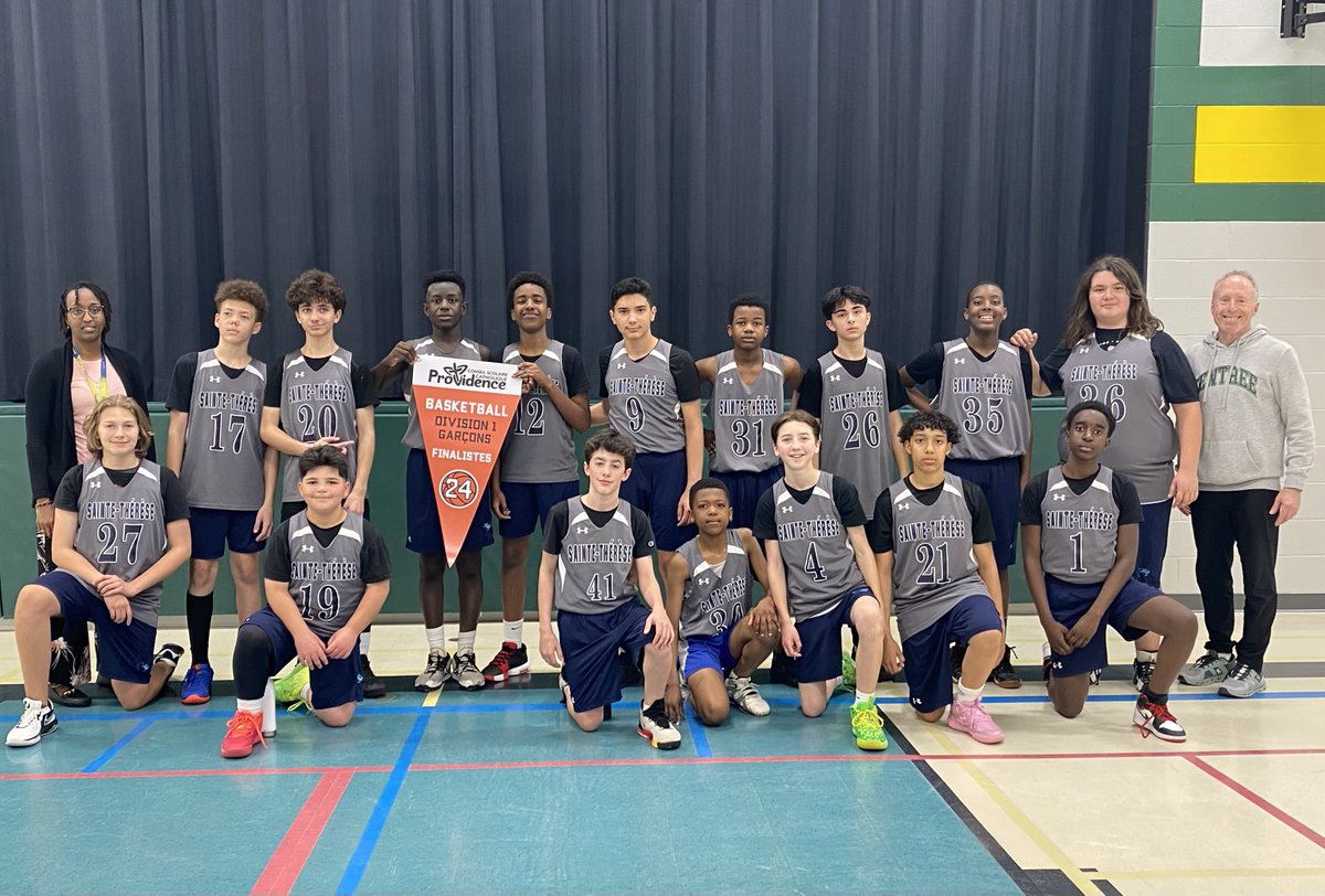 Félicitations à notre équipe de basketball (garçons) qui a remporté la 2e place dans la division compétitive de Windsor-Essex du @CscProvidence ! Bravo ! @JPGagnier