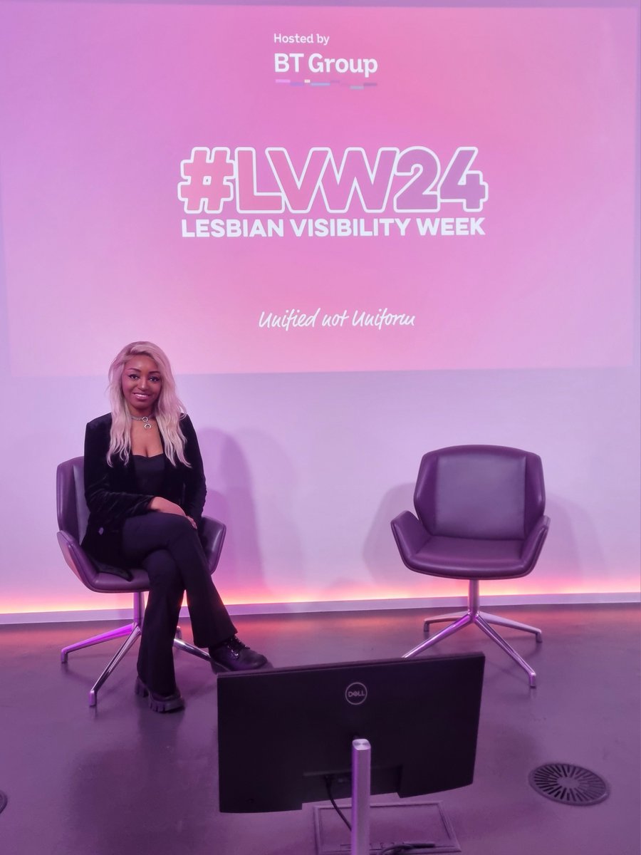 Happy #LesbianVisibilityWeek! It was amazing to start the week by speaking at the iconic BT Tower about asexuality, allyship and intersectionality! Thanks @LesbianVisWeek for having me! 🩷 #LVW24 #ThisIsWhatAsexualLooksLike