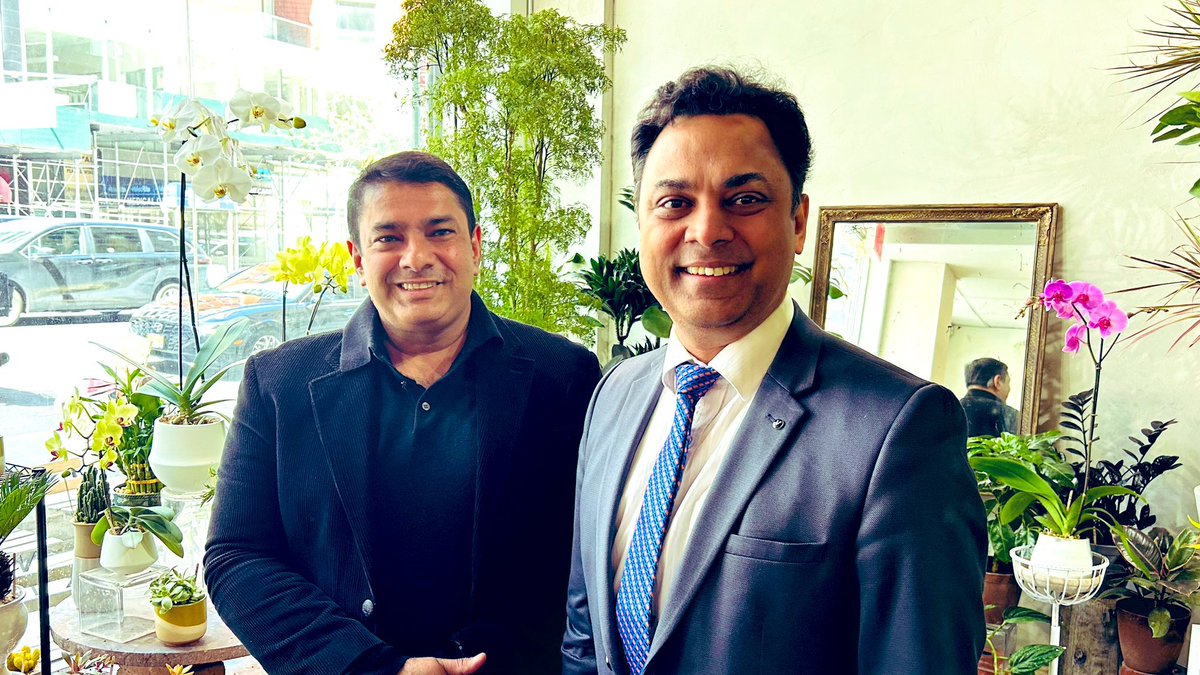 @ravikarkara @SubramanianKri @PMOIndia @narendramodi @APanagariya @AmyMek @VJjha @shashank_ssj @RoKhanna @Vishnu_Jain1 @bhash @Nithin0dha @anandmahindra @EvanKirstel Exciting meeting of minds in NYC for #India2047! Ravi seem you @ravikarkara had a fan moment meeting with Hon. Prof. Subramanian @SubramanianKri 🇮🇳 According to Prof, India is set to surpass expectations with innovative strategies and sustainable growth initiatives. Stay tuned