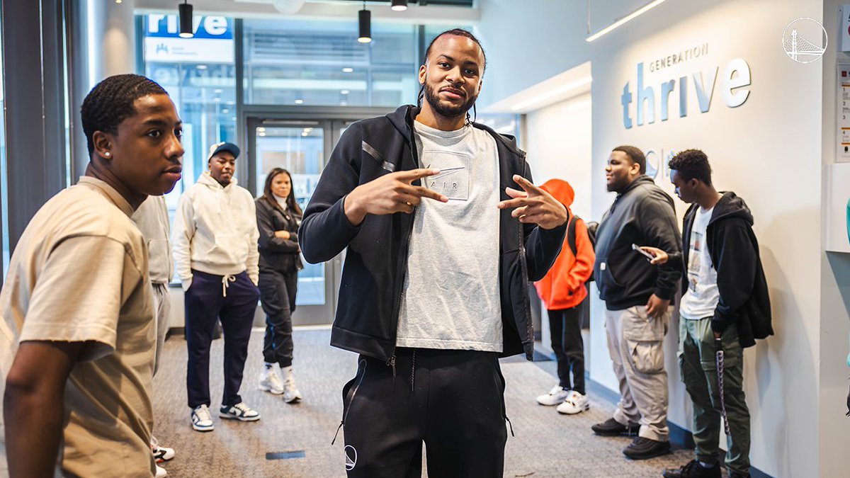 Recently, Moses Moody, in partnership with @ShoePalace, had the opportunity to host a chess workshop for students from the @hiddengeniuspro in the Bay Area. Students learned critical thinking skills that can be applied to everyday real-world activities.