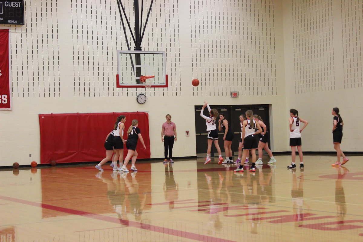 teamwinoll's tweet photo. Here are some photos from our middle school teams’ scrimmages. https://t.co/TIUZm5TE7k