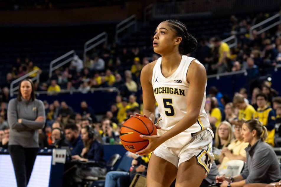 Like he did with Shaylee Gonzales, coach Schaefer uses the portal to find his natural scorer Laila Phelia announces that she’s transferring to Texas. Phelia led Michigan in scoring with 16.8 PPG last year She was also a first team All-Big Ten selection #HookEm | #Texas