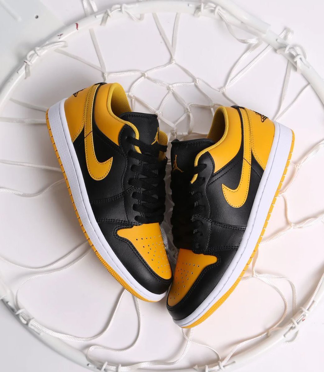 STEAL💥 Air Jordan 1 Low 'Black / Yellow Ochre' $64.77 + Free Shipping bit.ly/3TtKDk8 *use code JUST4MOM at checkout*