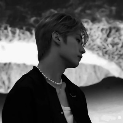 Minh098_'s tweet photo. Keeping a watchful eye. Consider me back. 

#NewProfilePic https://t.co/KzfQdNJoQ1