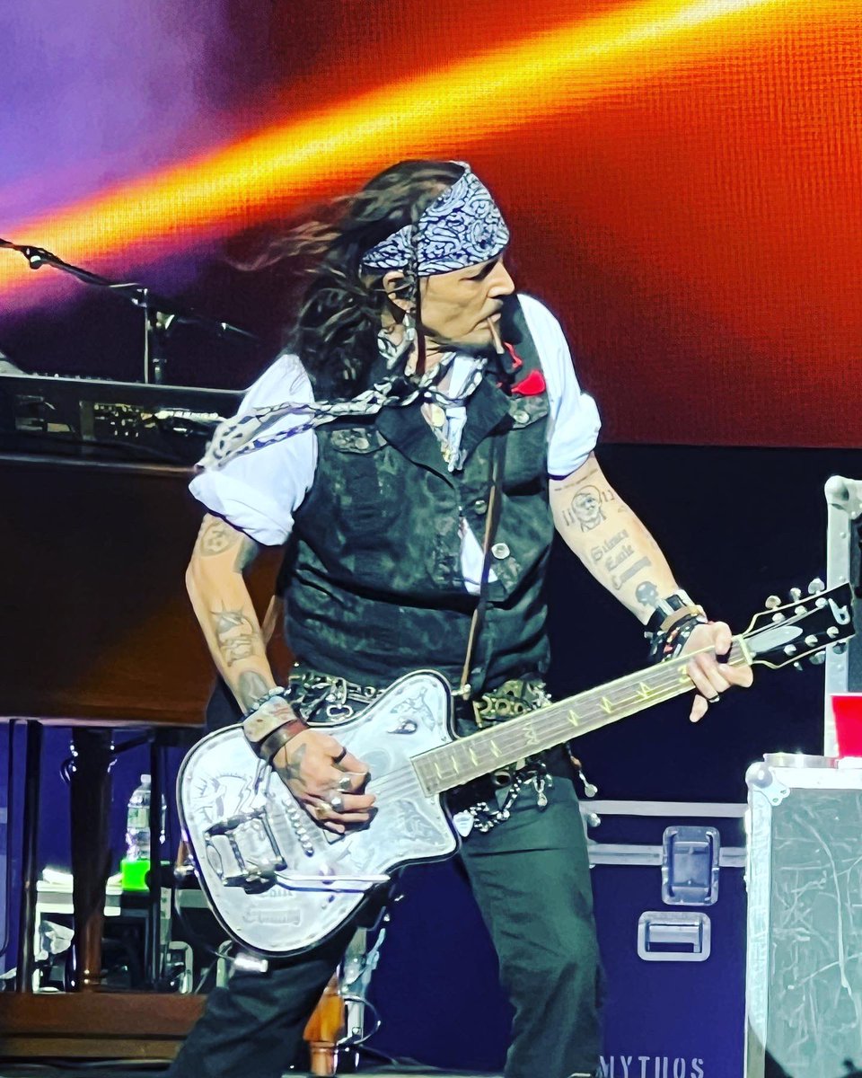 @JedPistols @SpiritDogs3 Sold Out Concerts two years in a row!
#JohnnyDeppJeffBeck 🇺🇸
#HollywoodVampires 
#EuropeanUSATour 
#TwentySevenCountires