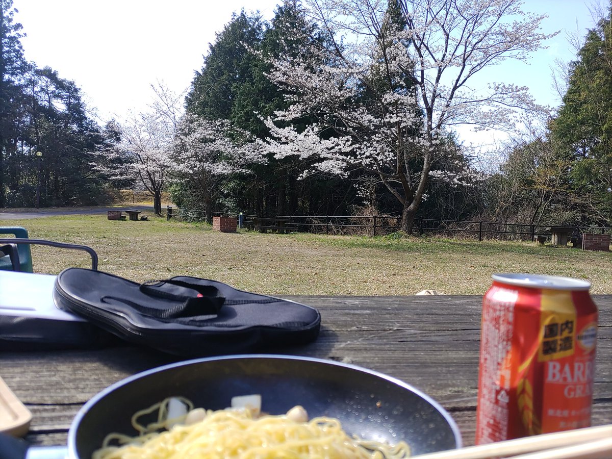 ha_mi6955's tweet photo. 4月初めのお花見キャンプ
天気よし
桜よし
携帯電波ギリ https://t.co/L1KunR2nGG