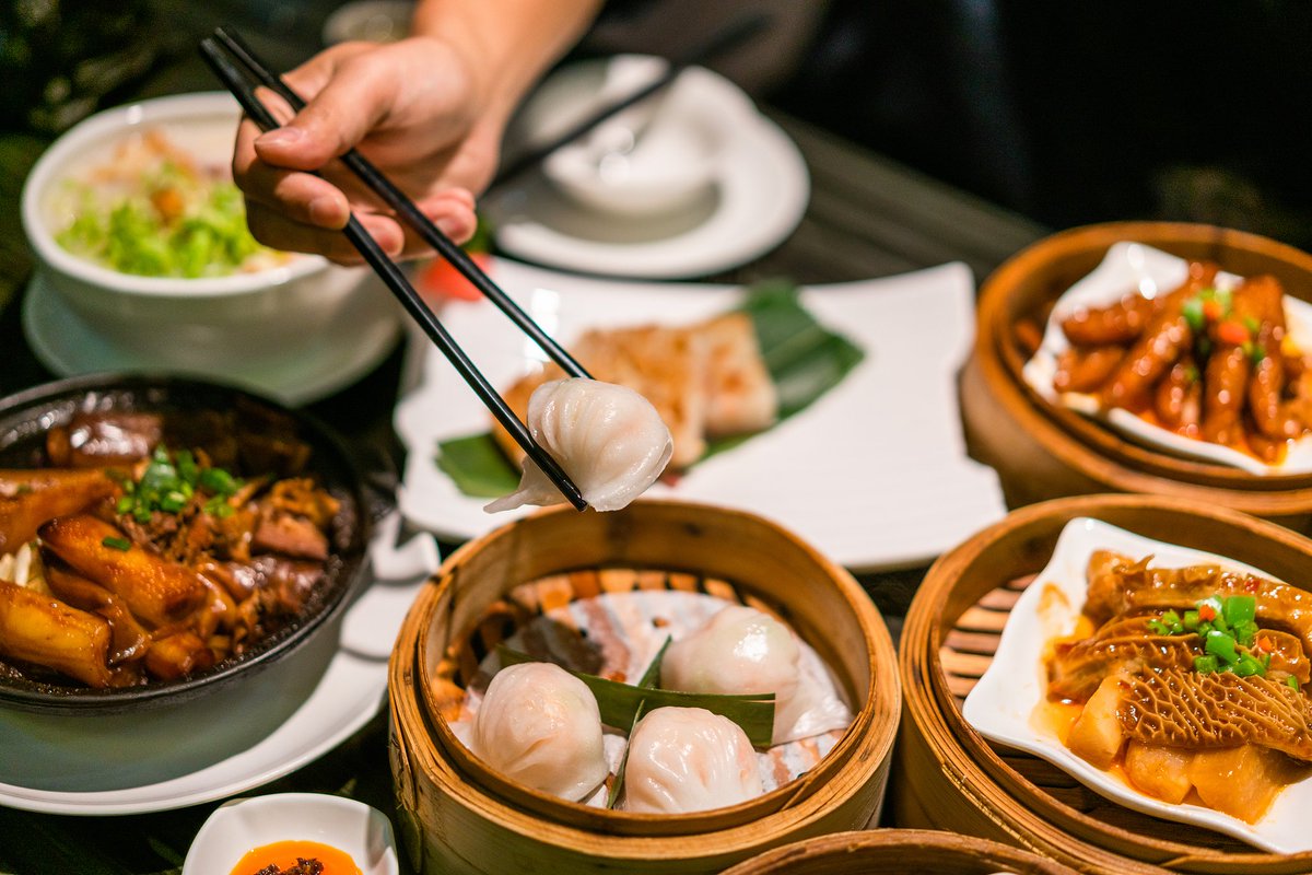 MetaGuangdong's tweet photo. Start your day with #Guangdong-style #DimSum!๐ Treat yourself to a steaming pot of fragrant tea paired with an array of mouthwatering dim sum, such as #ShrimpDumplings, #CheungFun, #Siumaiย and more.โจ Each bite is an exquisite delight that leaves you craving for more.๐ https://t.co/PJpFStV4dW