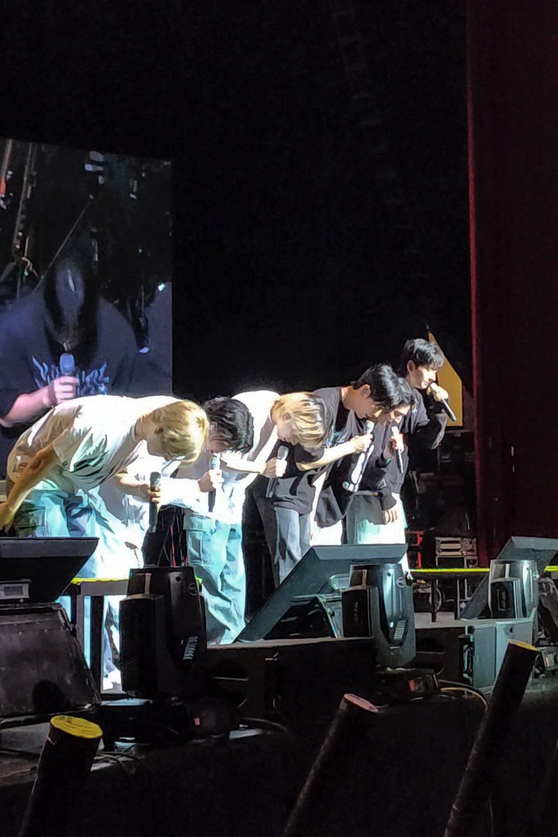 lvlyjooyeon's tweet photo. it's been a month since break the brake manila and i still remember every single detail from that day. i miss you heroes and i hope you come back soon๐ค
#BreaktheBrakeinManila #BreaktheBrakeinMnl https://t.co/XSoImq12iN