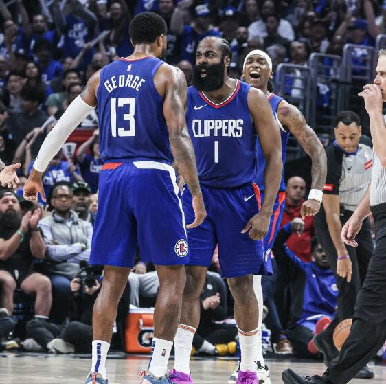 BrienKeith's tweet photo. The L.A. Clippers 🏀 @NBAonESPN #News #YouTubeShorts #NBA #Like #Comment ... https://t.co/FuHtwfcC44 via @YouTube https://t.co/uQKQXLWOCB