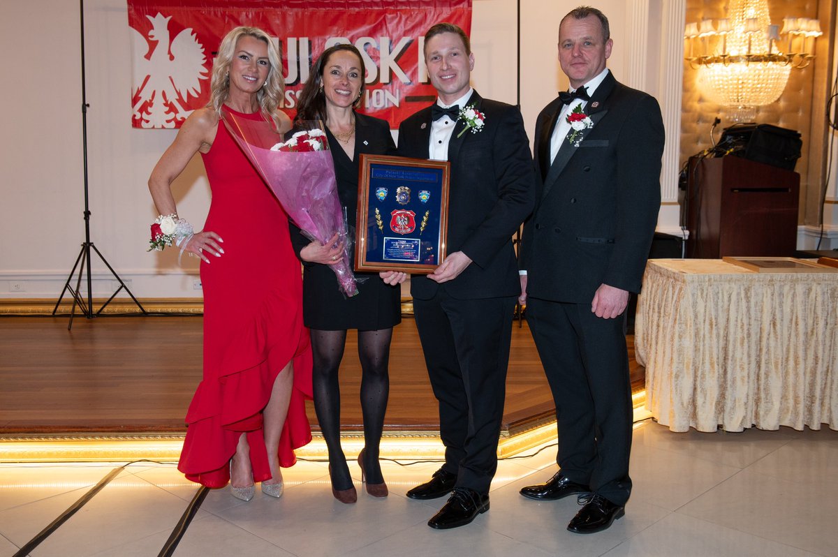 My grandfather was a proud Pole: he sailed to New York on the Batory in August 1939, bringing a rich culture along with him. @PulaskiNYPD helps connect us to these legacies, to each other, and to the communities we serve. I am honored to be named their Woman of the Year. 🇵🇱
