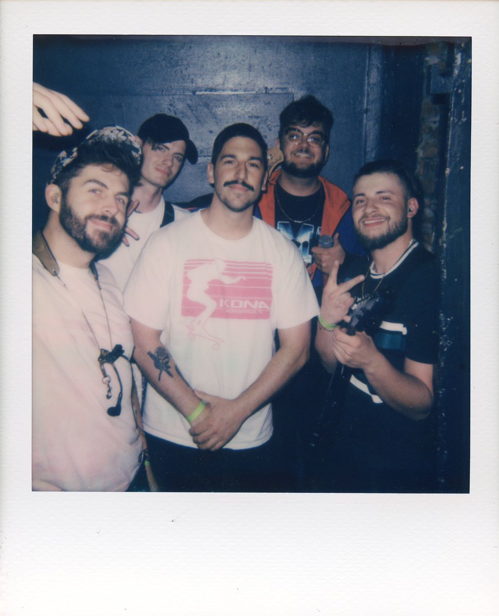 D R E A M W A K E tweet media