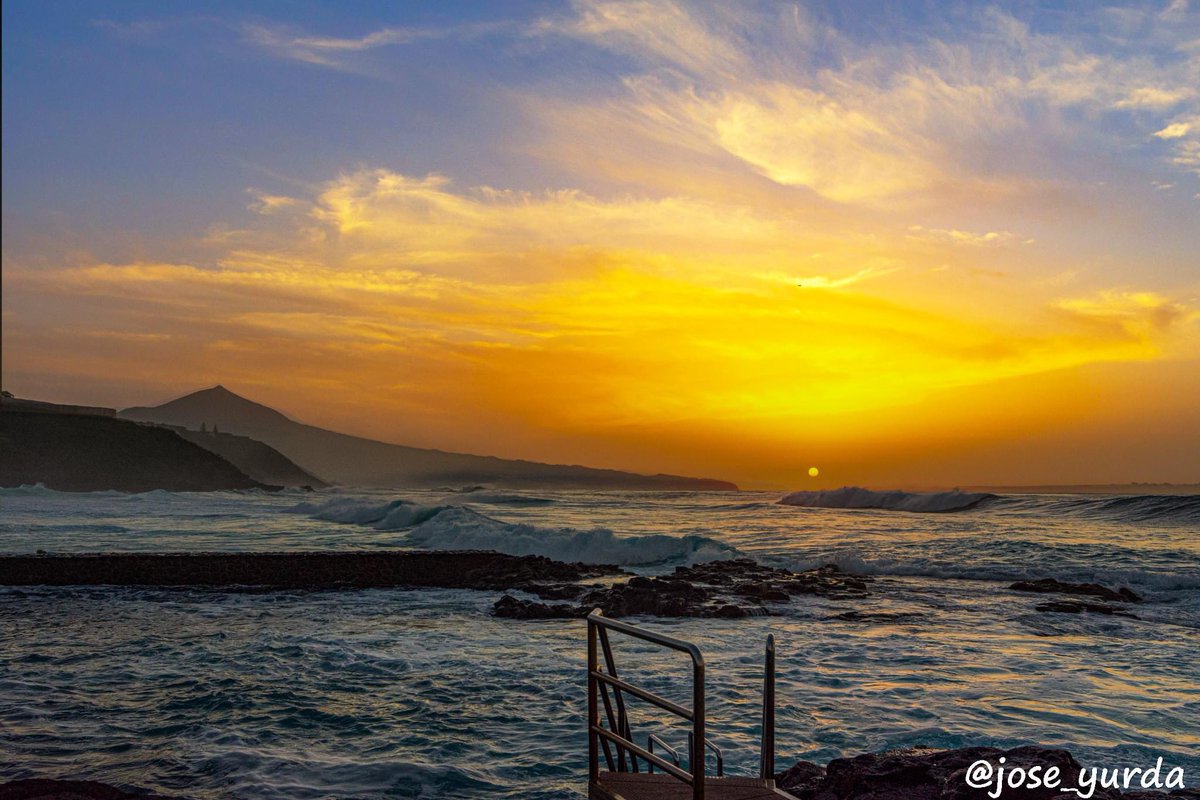 Últimas luces del día...
La Barranquera, Tenerife

📸Jose_yurda

#islascanarias #tulugardeescape #vendevisitaatenerife #turismoentenerife #viajar #tenerife #DescubreTenerife #vacaciones