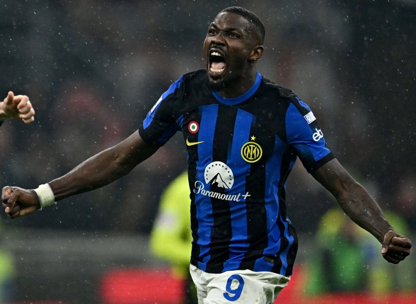NimaTavRood's tweet photo. 🚨REACTION POD🚨

For @ItaFootPod: Milano’s Sky ⚫️🔵

- #InterMilan: 1st #Scudetto in #MilanDerby on 2nd try🔝

- #Marotta 🧠

- #Lautaro: from #Icardi shadow #Lukaku sidekick to captain 🫡 

- #Inzaghi: THE 🇮🇹 Super Coach

- #PioliOUT 💔

Much more
✍️🎧👇
https://t.co/GrKeML4IMJ https://t.co/kxWZp5L6I6