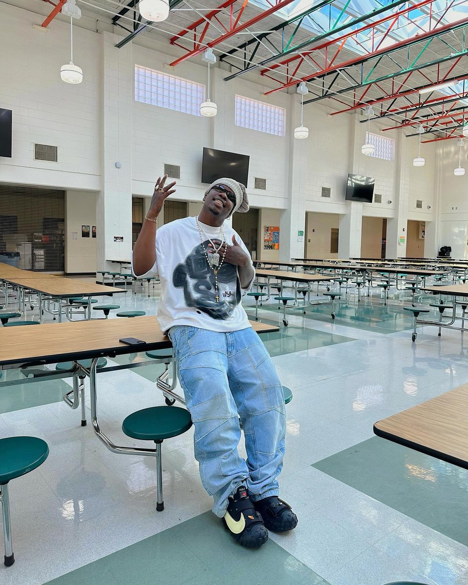 DKGUWOP's tweet photo. Vote DK for best dressed 🤞🏾 https://t.co/HYkwTN21P3