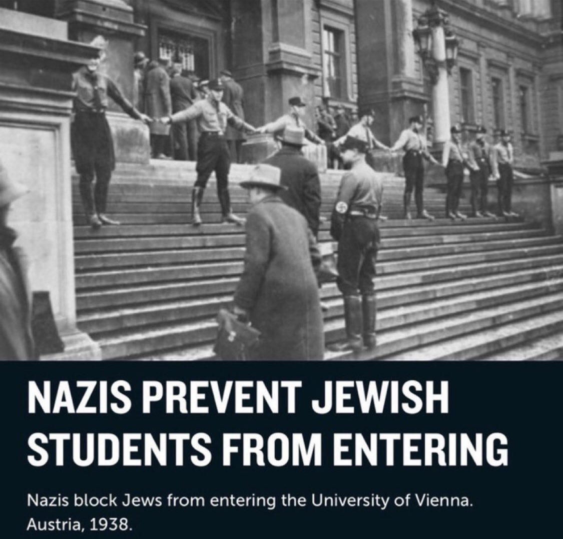Same anti-Jewish human chain was formed by students at Yale University yesterday evening. Just watch the video below