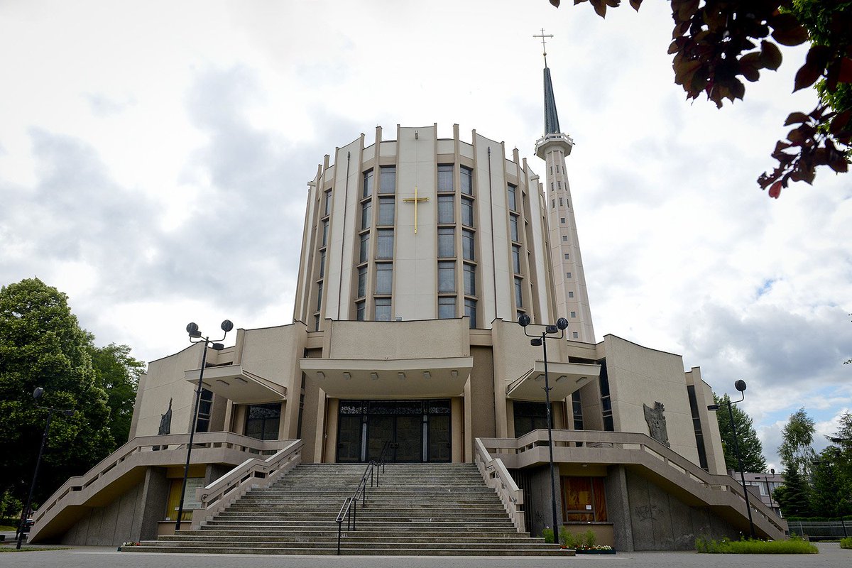 the church of Our Lady of the Rosary in Gdańsk is somewhat similar in genre and vibe
