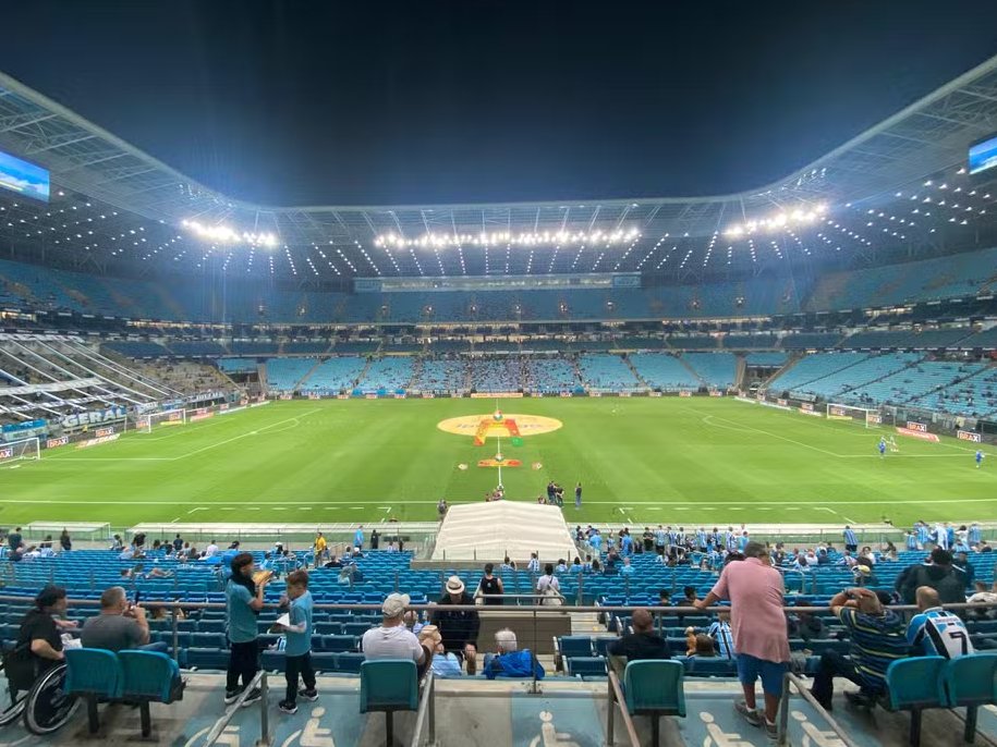 Torcedor leva 12 jogos de punição por ato obsceno na Arena do Grêmio 👉 glo.bo/3Qhq4H0 📷 João Victor Teixeira