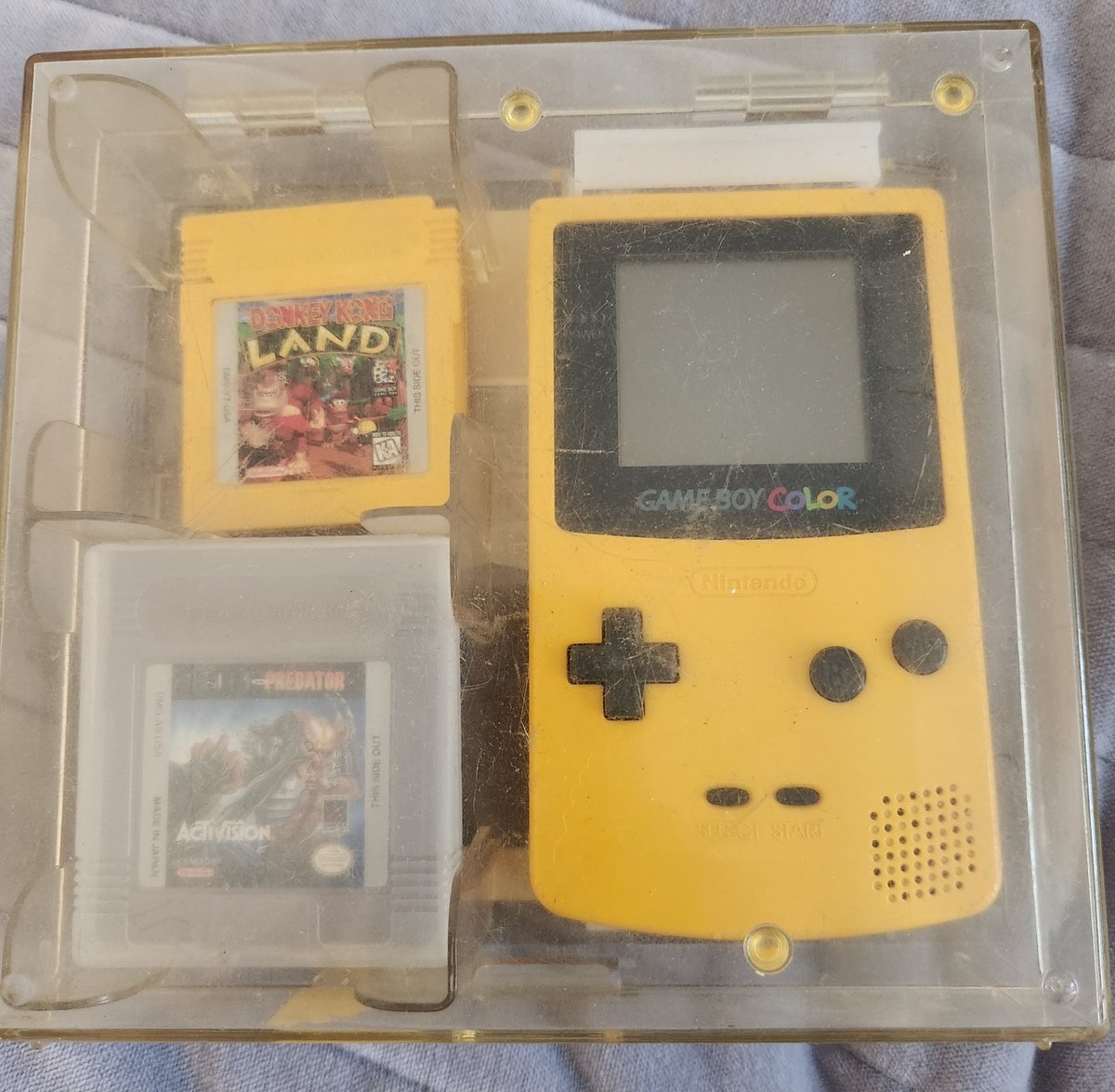 Lmac_77's tweet photo. I was lucky enough to get gifted this Gameboy Color with games! Just need to find me a charging cable to charge it up and we are good to go! 🕹
#Nintendo #Gameboy #RETROGAMING #DONOTREMOVE https://t.co/zWK7ORtmoe