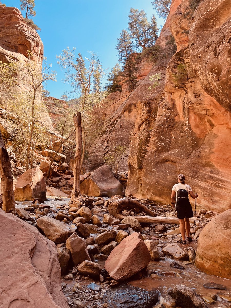 We might be in Utah, but one wife is more than enough for this mountin’ man 😍 ⁦<a href="/Marika_M/">Marika Mazzucchelli</a>⁩ #zion
