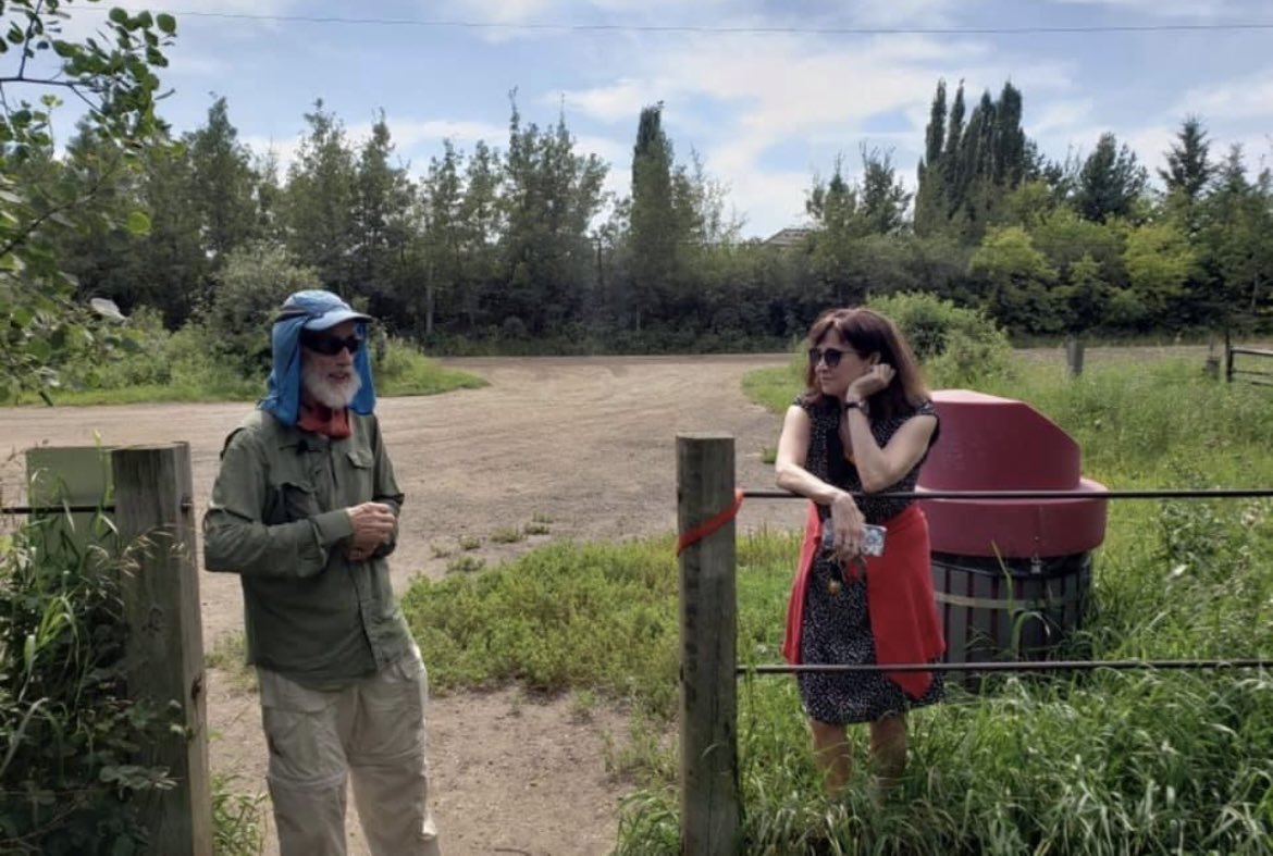 I am grateful for all of the natural spaces on our beautiful blue planet. Like many others, my friend Bas has a deep love for Riverlot 56 in St. Albert. Was lovely to spend time there with him, hearing about local conservation efforts. 🌎 #EarthDay2024
