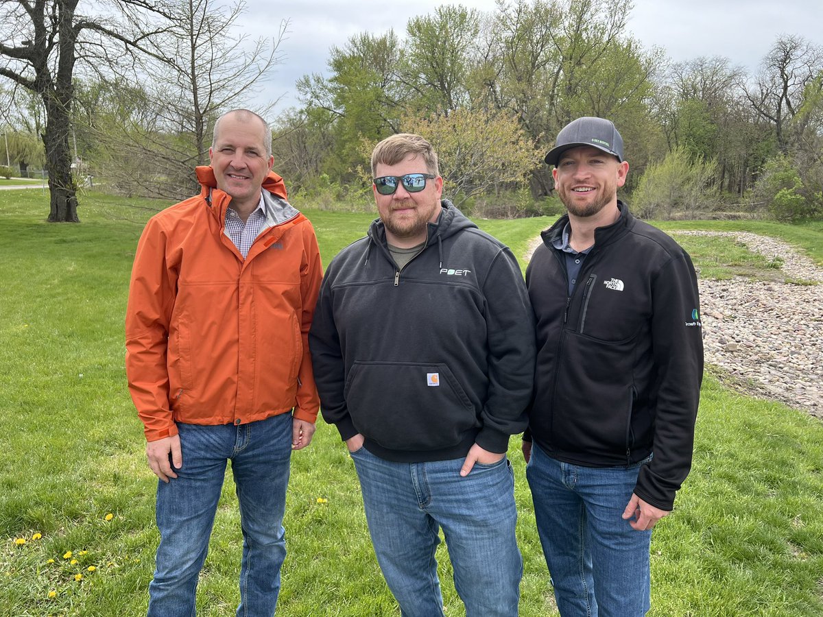 #EarthDay is a great day to plant a tree (or a few hundred)! Secretary @MikeNaigIA joined Polk County Conservation, @GrowthEnergy, @iowafuel and other partners to plant trees today. Biofuels are cleaner for the air and he noted that we continues to set conservation records.