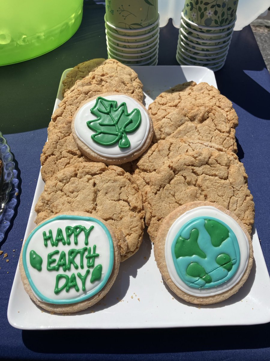SecReidWilson's tweet photo. Wonderful #earthday event today with @NC_Governor at Craggy Gardens Picnic Area on @BlueRidgeNPS near Asheville. @NatlParkService @NCparks #NCPATH @Interior @SAHC @BRConservancy @ConservationFnd @NC_TNC https://t.co/OSyBBudxa6