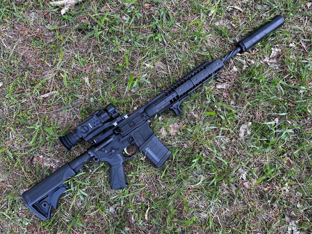 MAC_Arms's tweet photo. I love the @lwrci Six8 rifle. The 6.8 SPC is a favorite of mine, but this rifle was built around the cartridge, vs. shoehorning the cartridge into a rifle. The mags are proprietary, but that's ok. They rock. On top is a PARD thermal. The silencer is OSS/HUXWRX. https://t.co/zeluwoPl8k