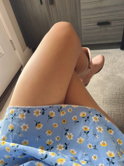 Braids and boots are my thang 🙃 https://t.co/ha4CywQSie