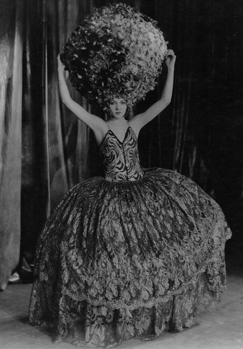 Ziegfeld Follies girl Kay White. Photographed by Edwin Bower Hesser, 1922.