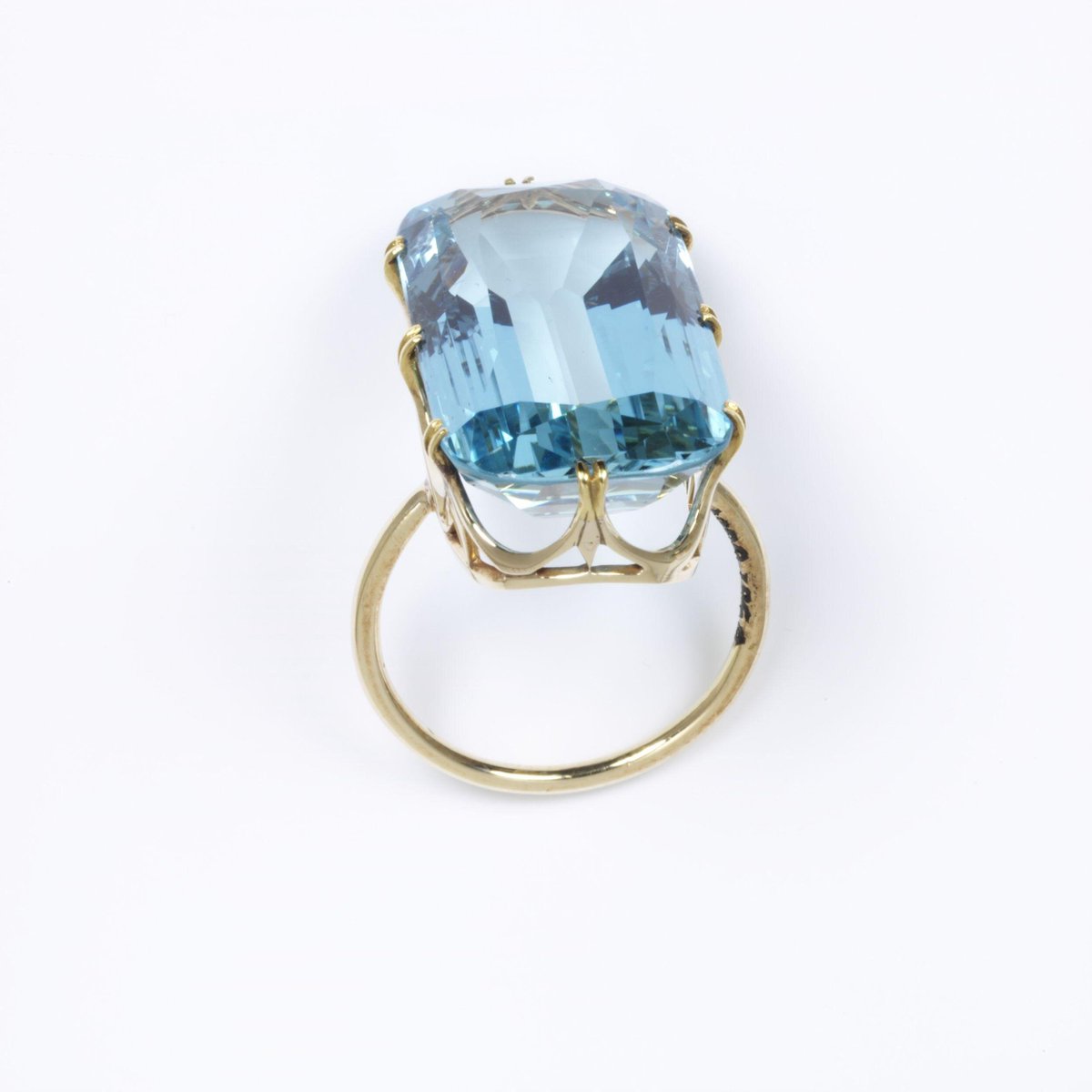 Ring, faceted aquamarine set in gold, made in Western Europe, 1800-69. Victoria & Albert Museum.