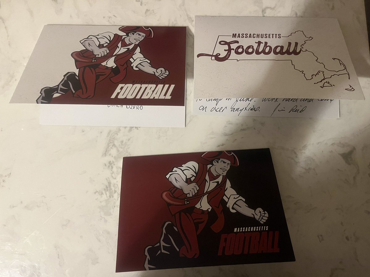 Thanks for the handwritten letters @UMassFootball staff and coaches!!! @coachbeats @CoachMartinESA