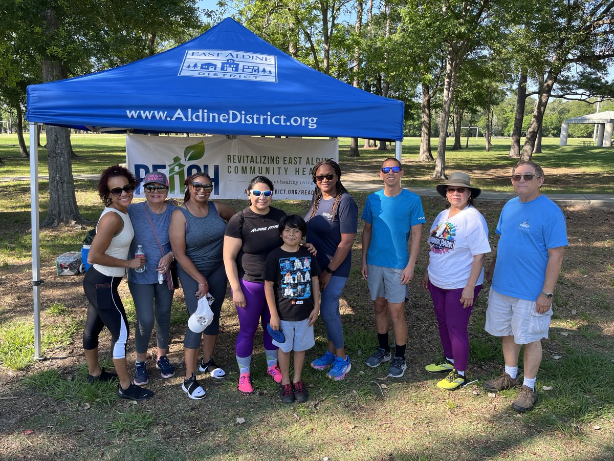 About a dozen community members showed up for our run/walk today! REACH is committed to promoting active living health styles. Join us at our next pop-up on April 29 at Keith-Wiess Park! Complete a challenge and enter to win a REACH prize! Learn more: aldinedistrict.org/reach/