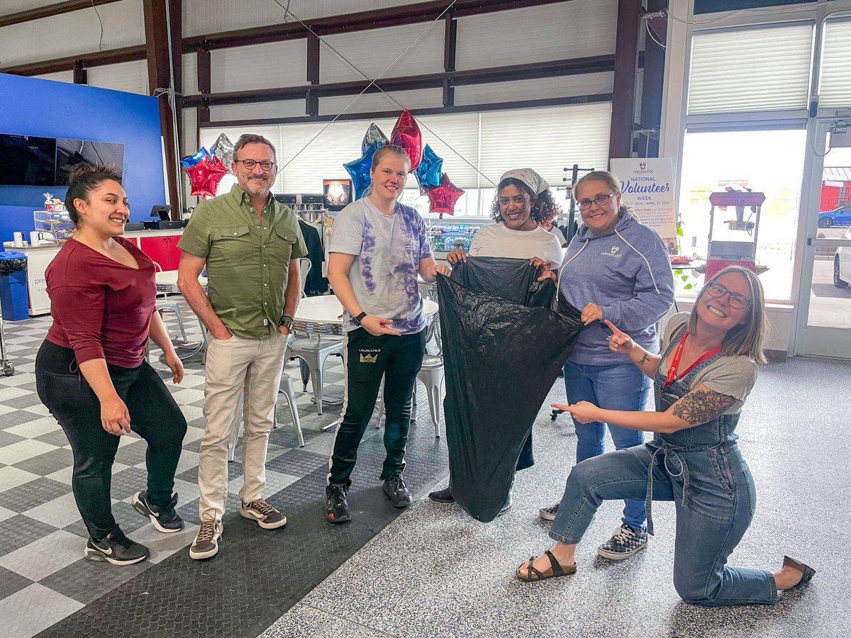 apreciouschild's tweet photo. Happy #EarthDay from all of us at A Precious Child!

Our smile teams took some time today to love Mother Earth, putting sustainability into practice by picking up trash around our facility!

#APreciousChild #Sustainability #Recycle #ColoradoNonprofit #Nonprofit https://t.co/RvQvpFRjp0