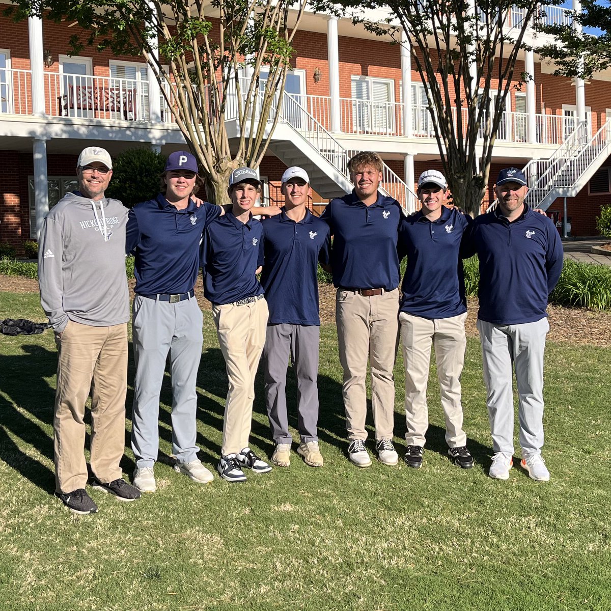 HRHSBullsGolf's tweet photo. ⛳️‼️Good night for our @hrhsbulls as the team came back to finish 4th in the final @Gm4Sports conference standings with a🥉place finish in today’s match.
🏆BIG congrats to 2️⃣ Bulls @LleytonM_10 &amp; @jake_baucom who earned All-Conference honors and a berth to the @NCHSAA regionals. https://t.co/SSiw73YV2B