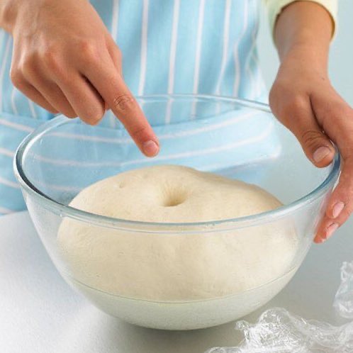 밀가루 반죽 콕 누르면 정원이 보조개됨