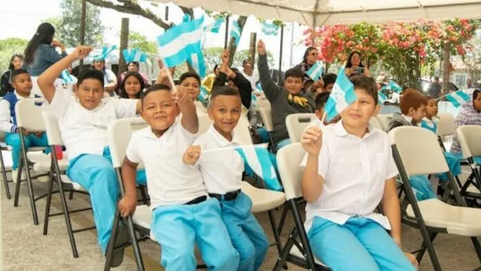 TiempoHonduras's tweet photo. Inauguran aulas tecnológicas en centros de San Buenaventura y Santa Ana, en FM

Nota completa 👉 https://t.co/HEVhWMoepD

#Santaana #parqueeolico #Honduras https://t.co/cW0gHGByNC