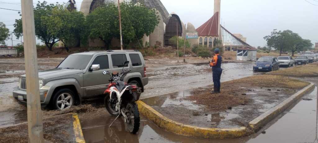#Nacionales #22Abr Al menos 35 viviendas se inundaron en Maracaibo luego del torrencial aguacero que se registró la noche de este domingo