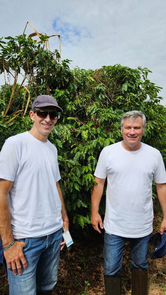 Esteban Bilbao (@esmangrullo) on Twitter photo Lado B del viaje a Brasil junto a <a href="/BayerAgro/">Bayer CropScience</a>
<a href="/solarroquy/">Sol Arroquy</a> <a href="/Rolobidegain/">Rolo</a> <a href="/hipolitoorsini/">Hipólito Orsini</a>
#MatenoPlus #Iteros
<a href="/ingcarlao14/">Surcos Consultora.</a>
<a href="/MatiasPastore3/">Mati Pastore</a>
<a href="/facu_cortese/">Facundo Cortese</a>
<a href="/Damiantwr/">Damian Gopar</a>
Y más!
Sigue... Lado B del viaje a Brasil junto a <a href="/BayerAgro/">Bayer CropScience</a>
<a href="/solarroquy/">Sol Arroquy</a> <a href="/Rolobidegain/">Rolo</a> <a href="/hipolitoorsini/">Hipólito Orsini</a>
#MatenoPlus #Iteros
<a href="/ingcarlao14/">Surcos Consultora.</a>
<a href="/MatiasPastore3/">Mati Pastore</a>
<a href="/facu_cortese/">Facundo Cortese</a>
<a href="/Damiantwr/">Damian Gopar</a>
Y más!
Sigue...