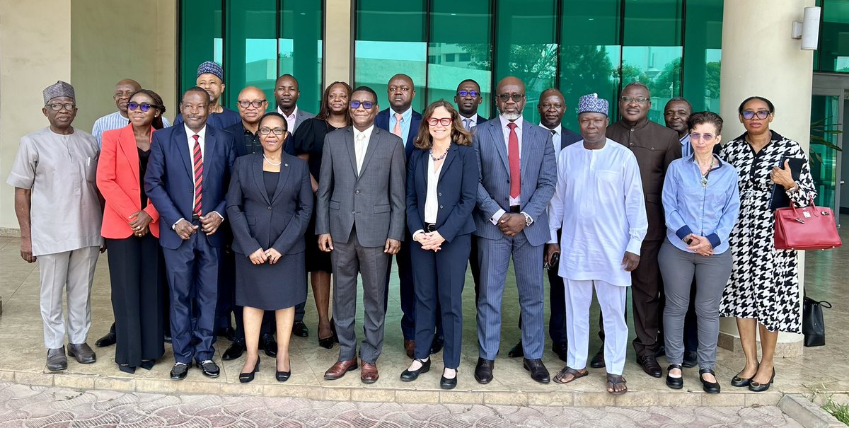My first visit to <a href="/AfDB_Nigeria/">AfDB NIGERIA (RDNG)</a>. What a welcome from a diversity of development specialists in #agriculture, human capital, #gender, youth, creatives &amp; IT sectors. Lots of exchanges of news and views in talks led by #AfDB Vice Pres. <a href="/beth_dunford/">Beth Dunford</a> and Dir. Gen. <a href="/LaminBarrow22/">Lamin Barrow</a>.
