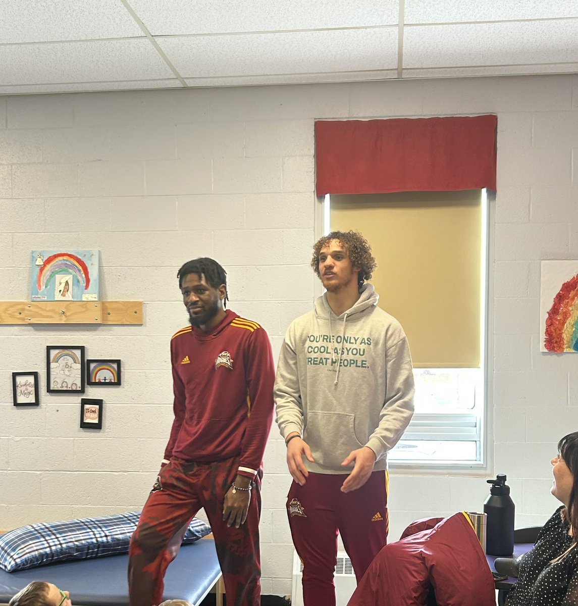 jenniferHowlet2's tweet photo. Shoutout to @GoNLrogue for reading to the students at @Goulds_Elem today.  The players really inspired our students about hard work, dedication and following your dream(s). Come cheer them on this week as they play their final games before playoffs. https://t.co/DMdDc0upy3